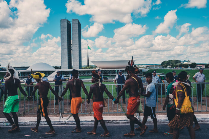 Les indigènes devant le congrès national du Brésil
